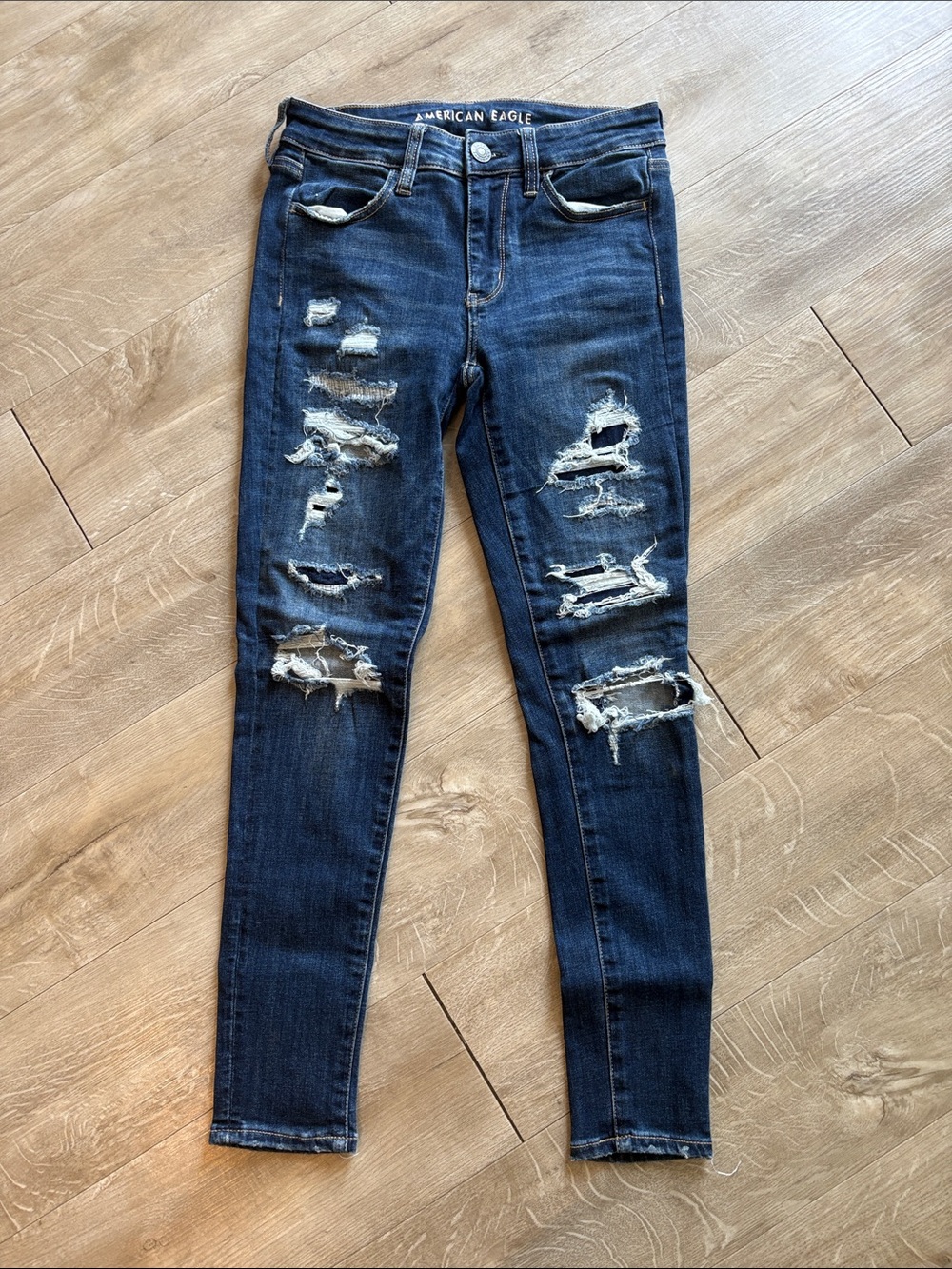 American Eagle Outfitters Distressed Skinny Jeans Size 4 Short Waist 27